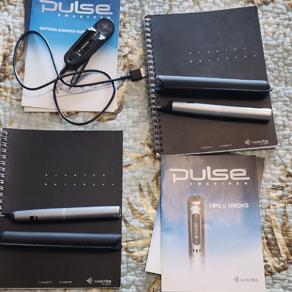 Pulse Smartpen Kit with Black and Gray Accessories